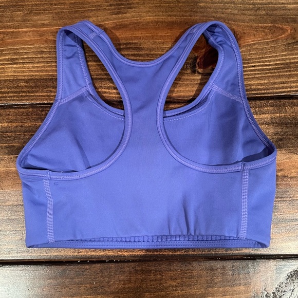 Nike Women's Purple Sports Bra, size XS, EUC, athletic, compression, running - Picture 2 of 3